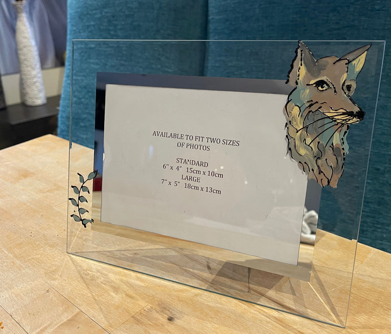 Hand painted fox landscape picture frame comes in 2 sizes 6"x4" or 7"x5"