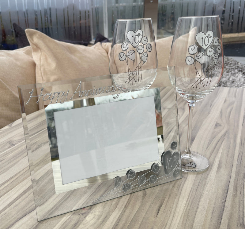 10th Anniversary Wine  Glasses Landscape picture Frame Gift Set