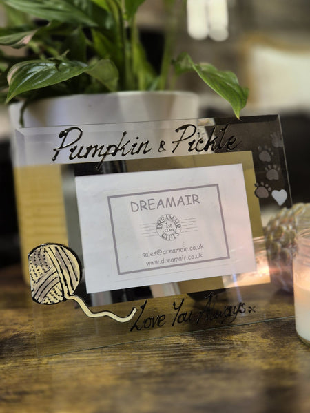 Hand Painted Ball Of string & Cat Paws Landscape Photo Frame