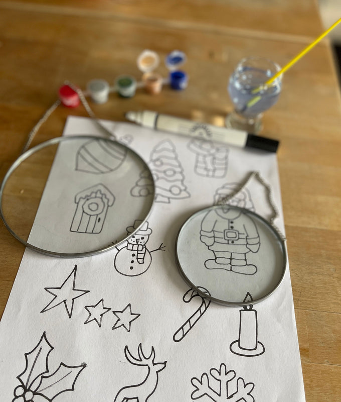 Paint Your Own Craft Kit 37: (2 Christmas Window Plaque)