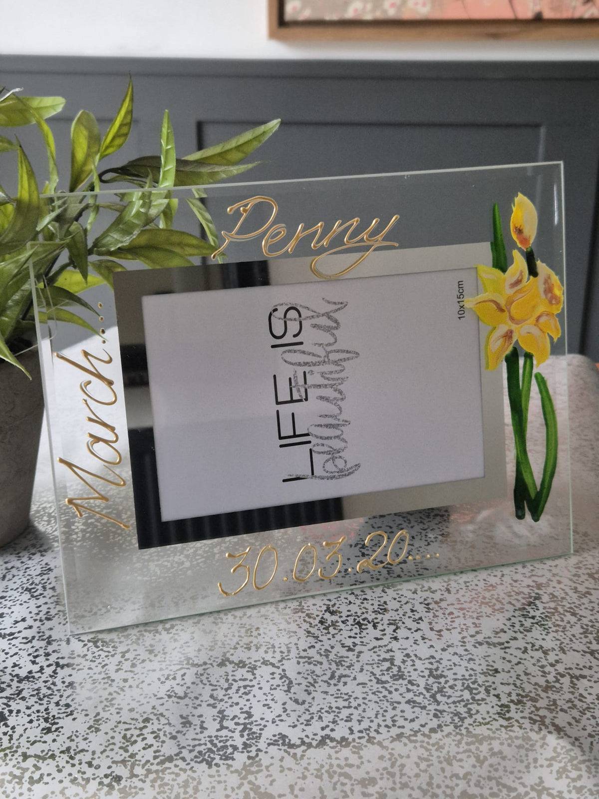 Personalised Flower Of  Month March Personalised/Non Personalised Landscape 2 sizes 6"x4" 7"x5"