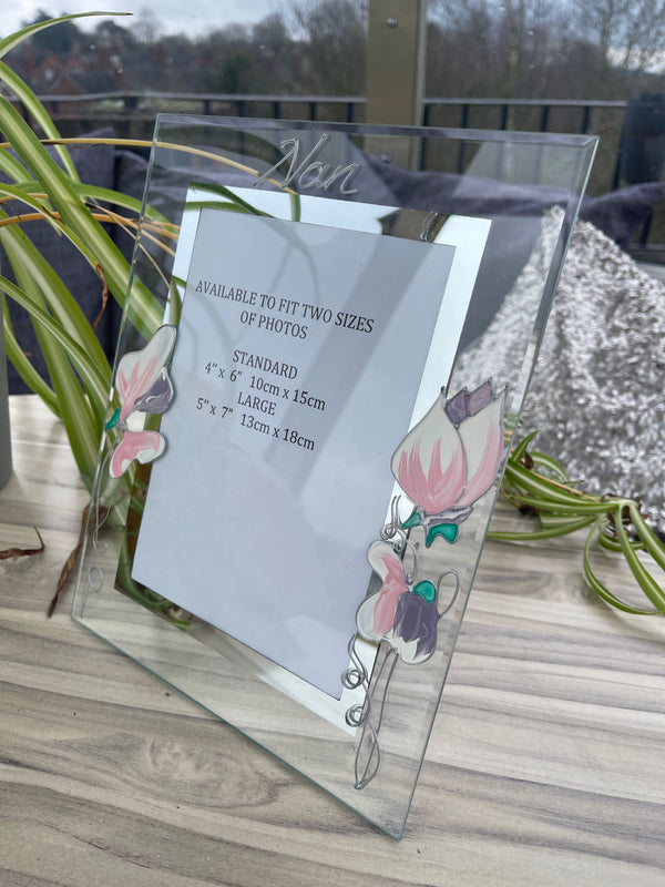 Grandmother variation Photo Frame: Portrait (Sweet Pea)