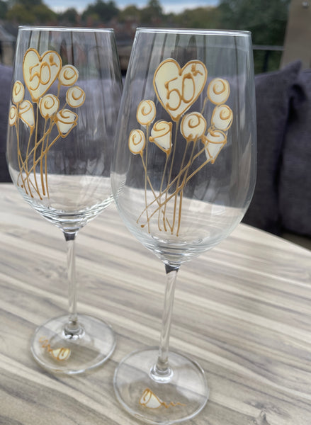 50th Wedding Anniversary Wine Glasses: (Flower)