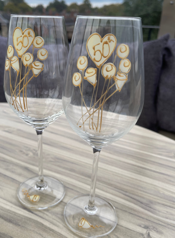 50th Wedding Anniversary Wine Glasses: (Flower)