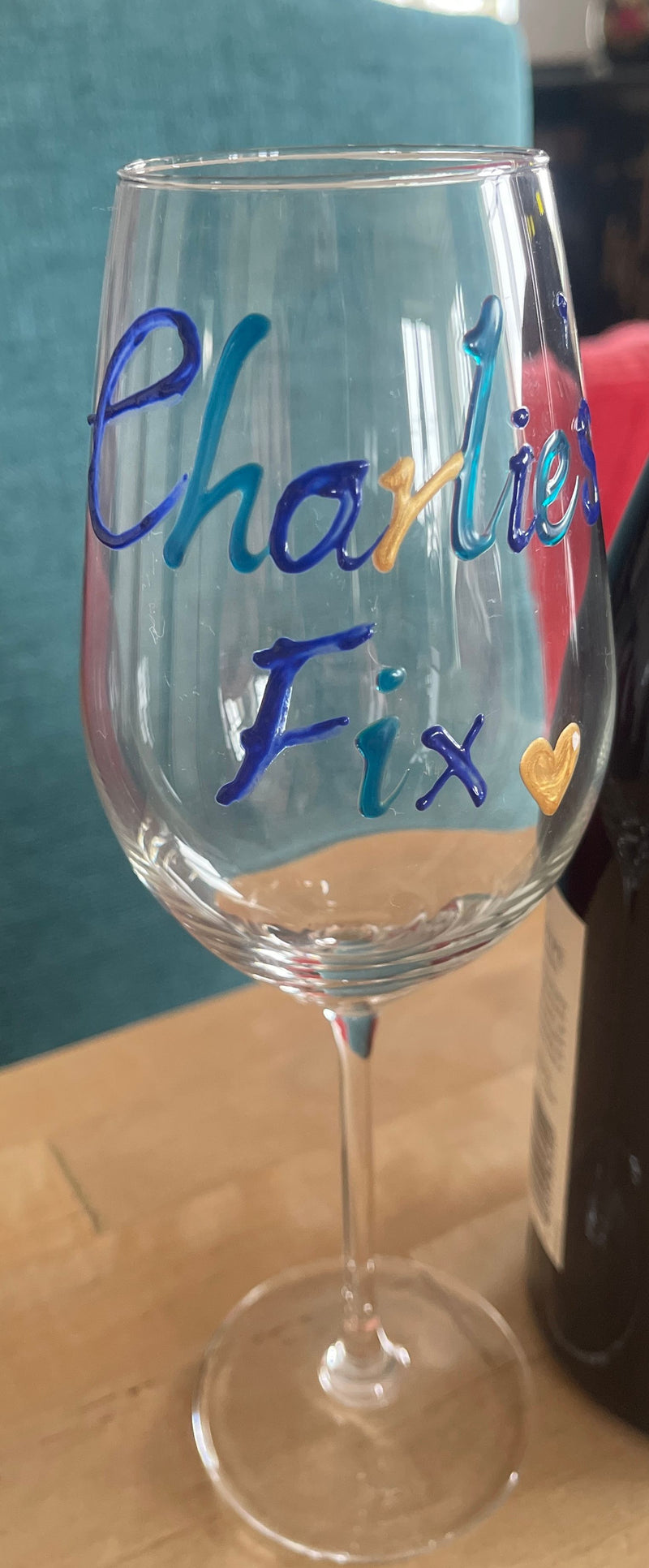 Personalise wine glass golden blues
