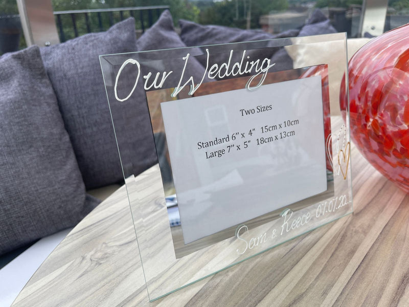 Our Wedding Gift Photo Frame: Landscape (Hearts)