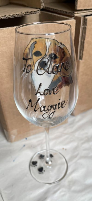 Beagle Wine Glass