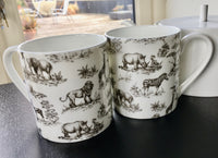2 x Fine Bone China 1 Pint Safari Print Gift Mugs/Beaker (Black)