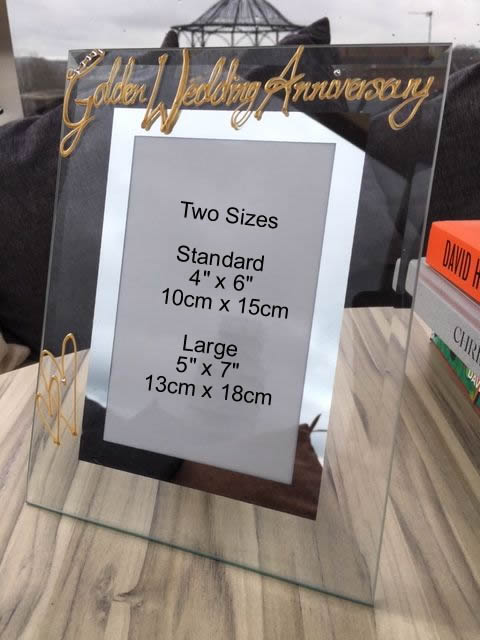 Golden (50th) Wedding Anniversary Gift : Photo Frame Port (Milestone)