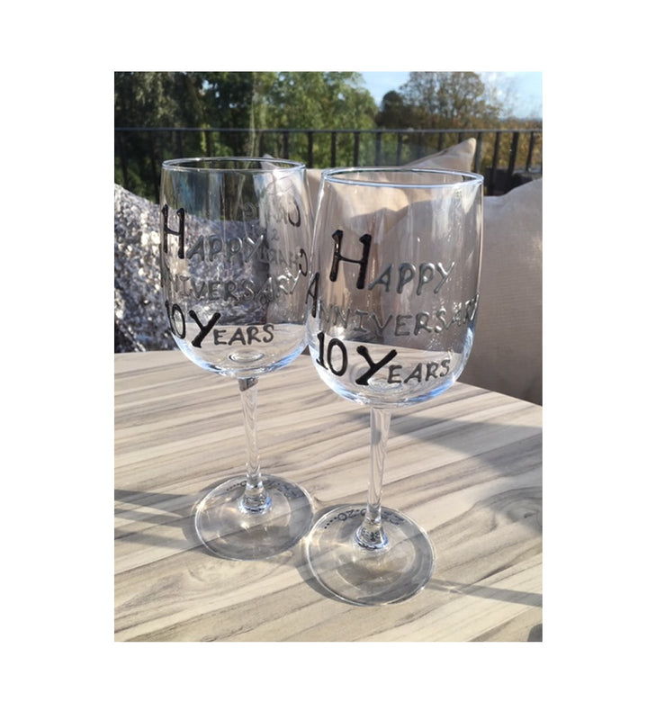 10th Wedding Anniversary Wine Glasses: (Blk/Sil)