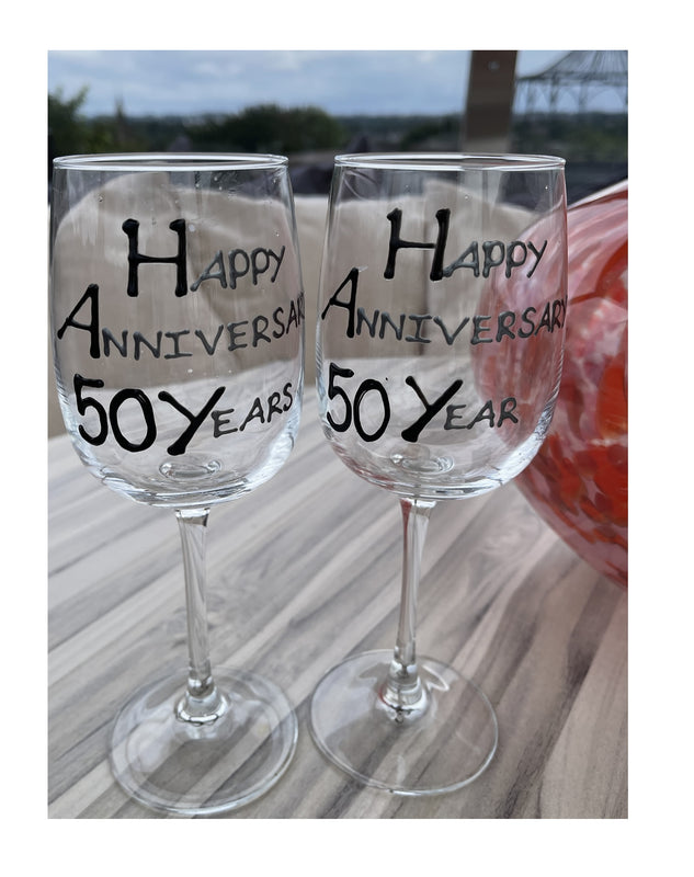 50th Wedding Anniversary Wine Glasses: (Blk/Sil)