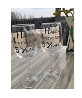 5th Wedding Anniversary Wine Glasses: (Blk/Sil)