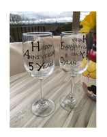 Personalised 5th Wedding Anniversary Wine: Glasses (Blk/Sil)