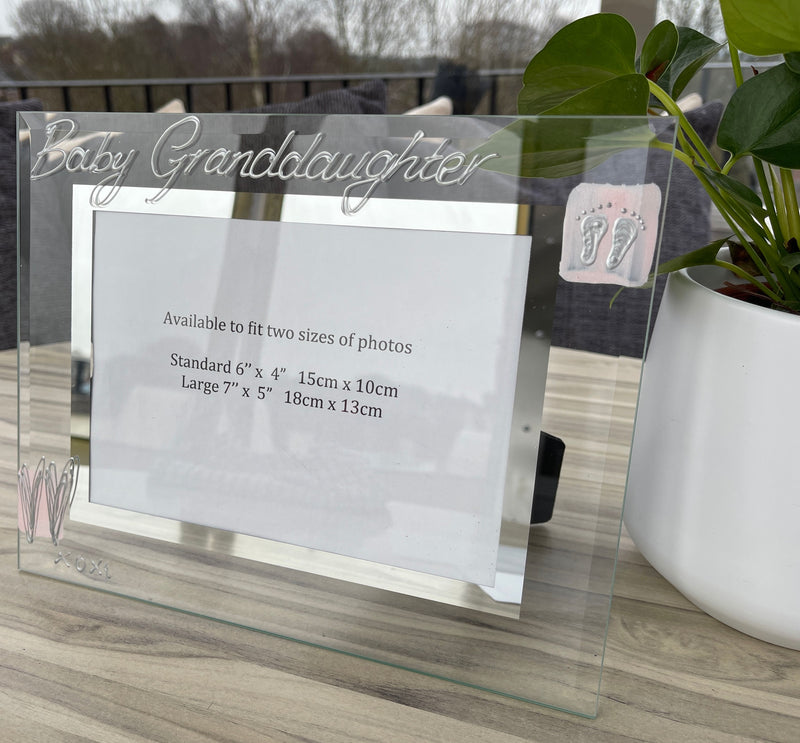Baby Granddaughter Gift Picture Photo Frame: Landscape (Feet/Hearts)