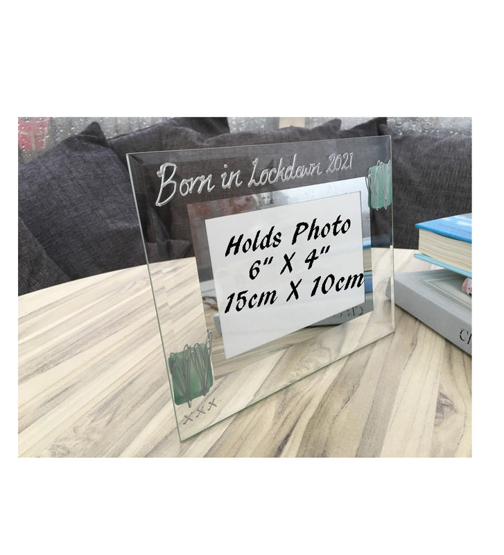 Born In Lockdown 2021 Landscape Photo Frame (Hearts)