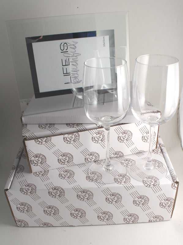 Personalised 10th Wedding Anniversary Wine: Glasses and Frame Gift Set (Flower)