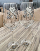 10th Wedding Anniversary Wine Glasses: (Flower)