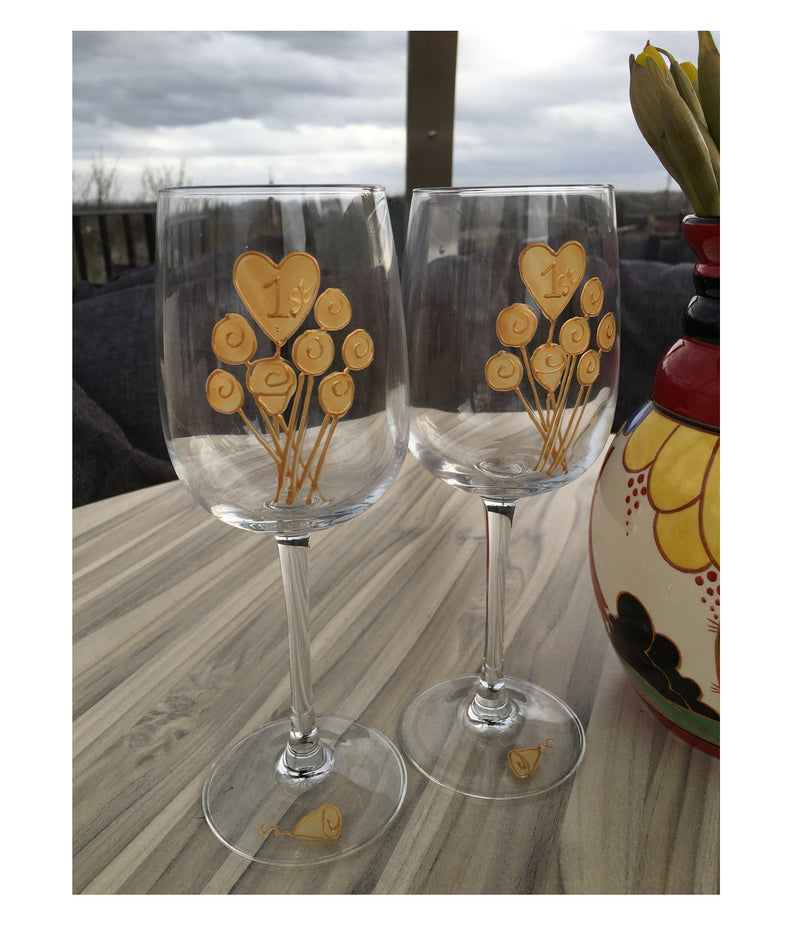 1st Anniversary Wine Glasses Flower