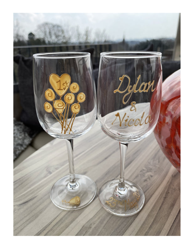 Personalised 1st Wedding Anniversary Wine: Glasses (Flower)