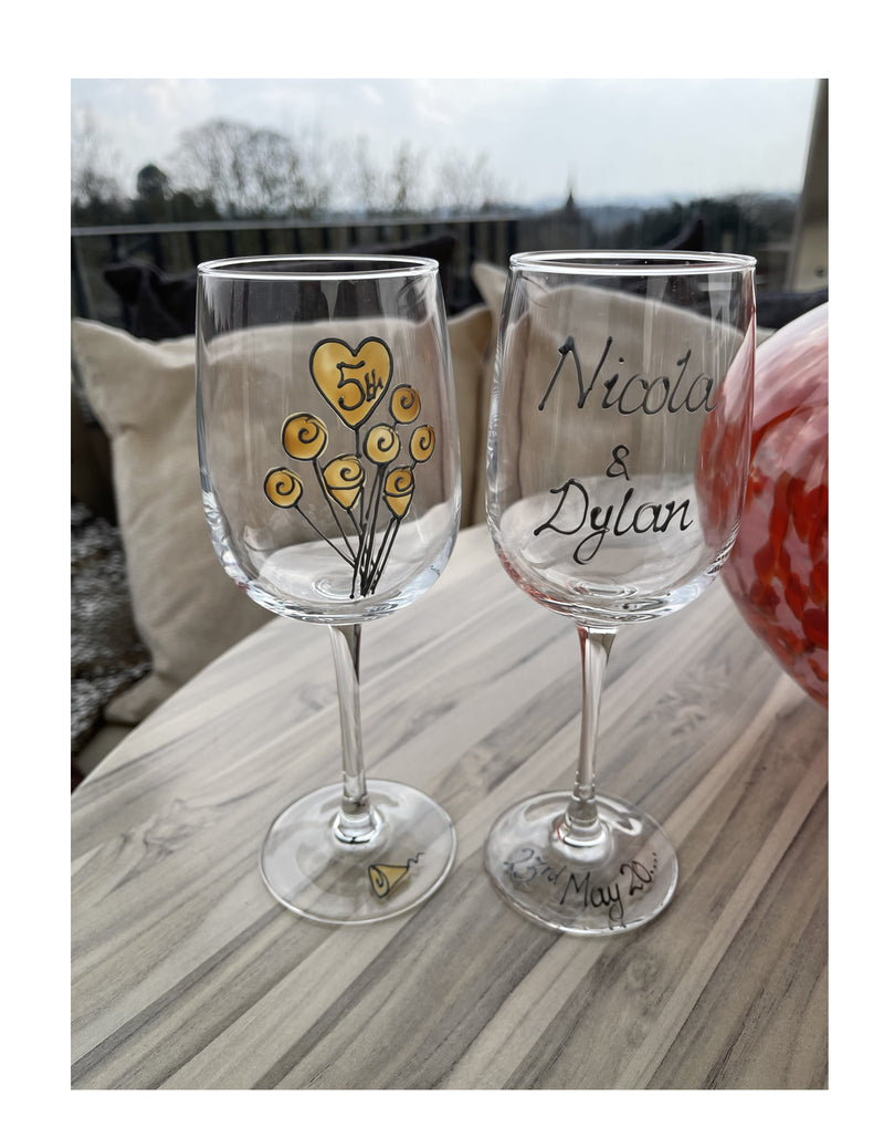 Personalised 5th Anniversary Wine Drinking Glasses Flower