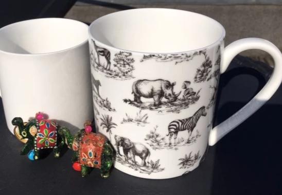 2 x Fine Bone China 1 Pint Safari Print Gift Mugs/Beaker (Black)